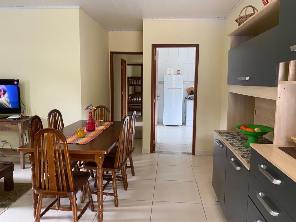 Casa Solar Churrasqueira Com 3 Quartos Sendo Um Arejada, Jardim A 700m Do Centro Lumiar